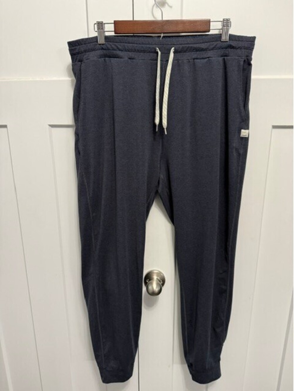 NWOT Vuori heathered gray performance joggers light and soft size XL